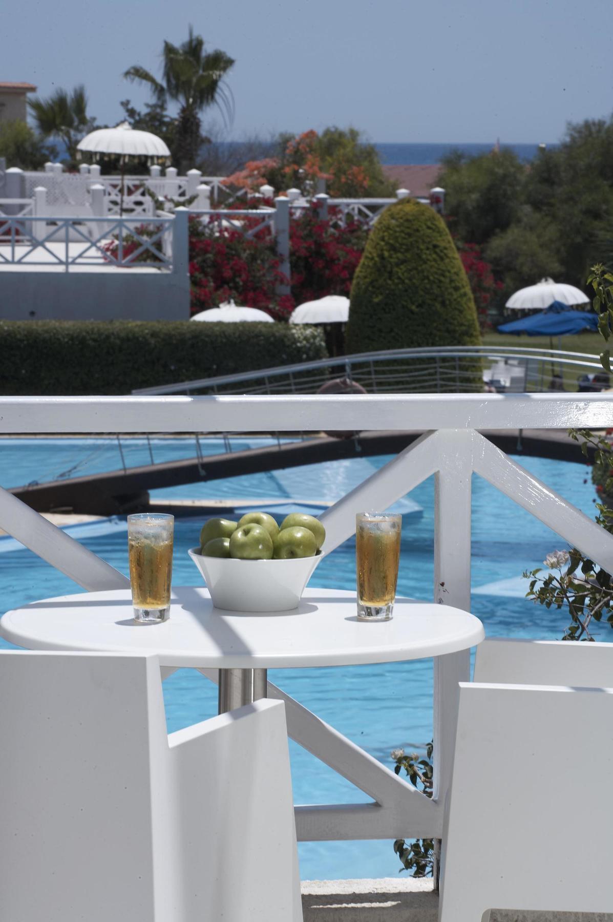 So Nice Beach Resort アヤナパ エクステリア 写真